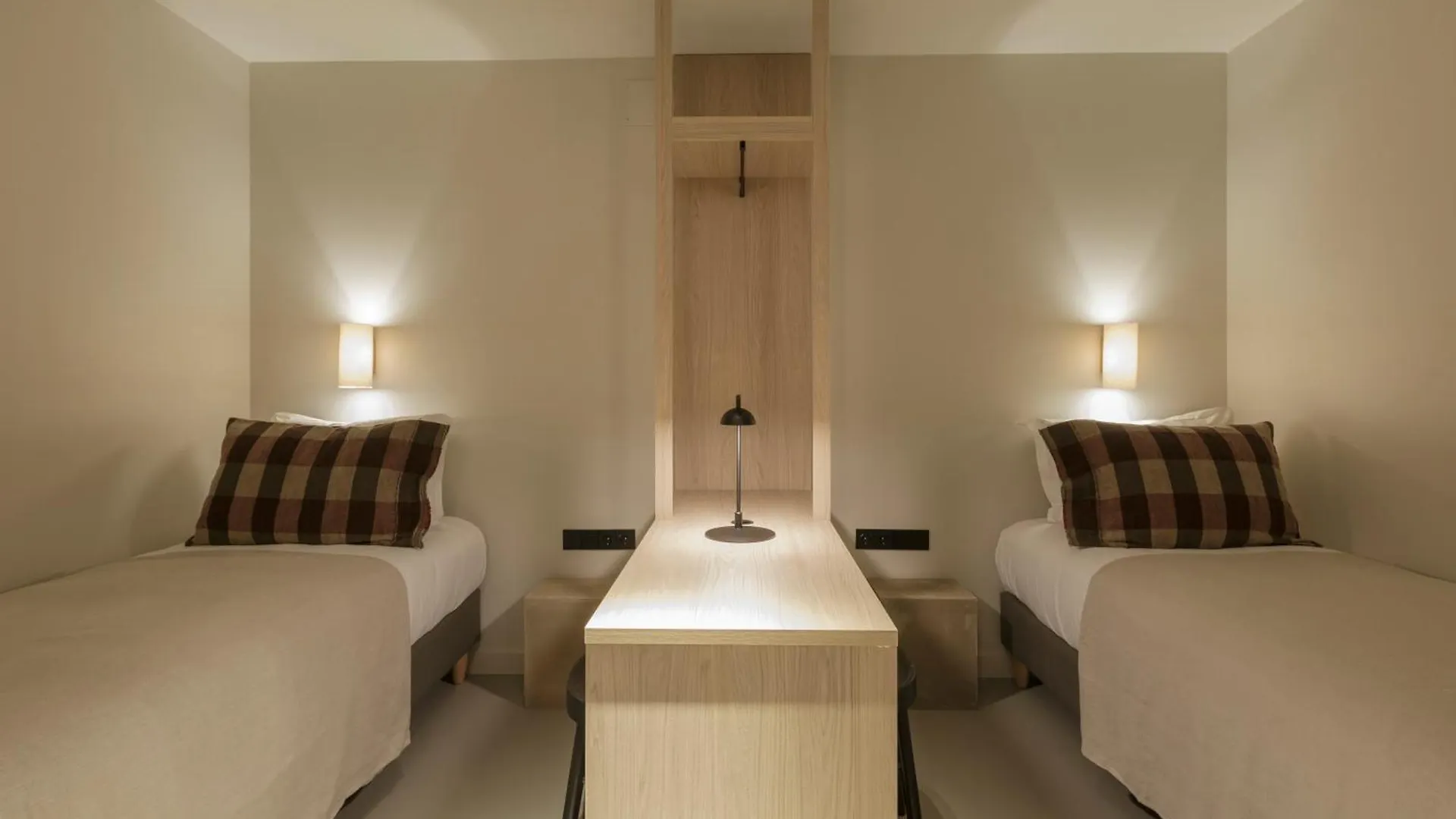 The Diagonal Sagrada By Sweett Apartment Barcelona Spain