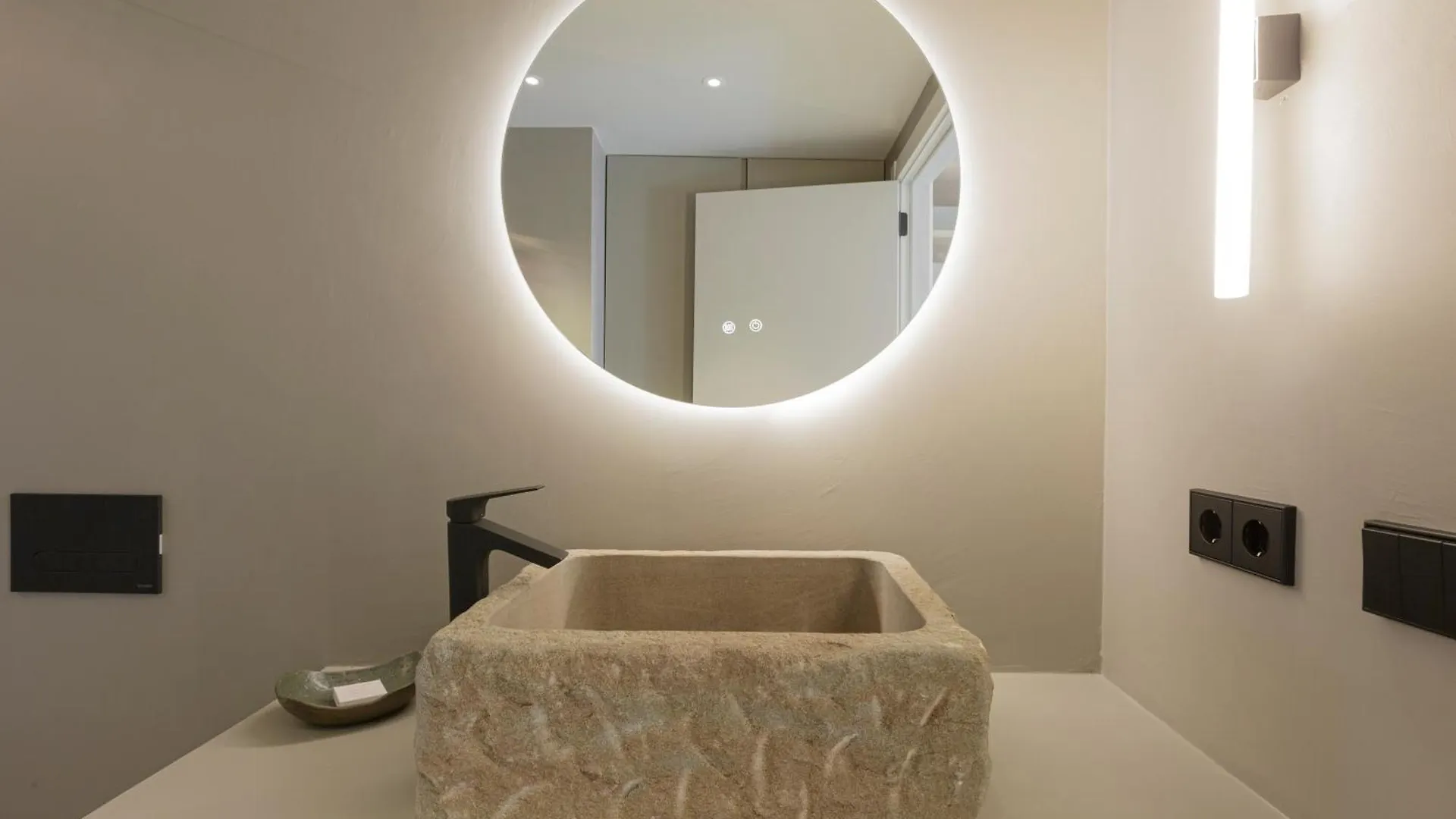 The Diagonal Sagrada By Sweett Apartment Barcelona