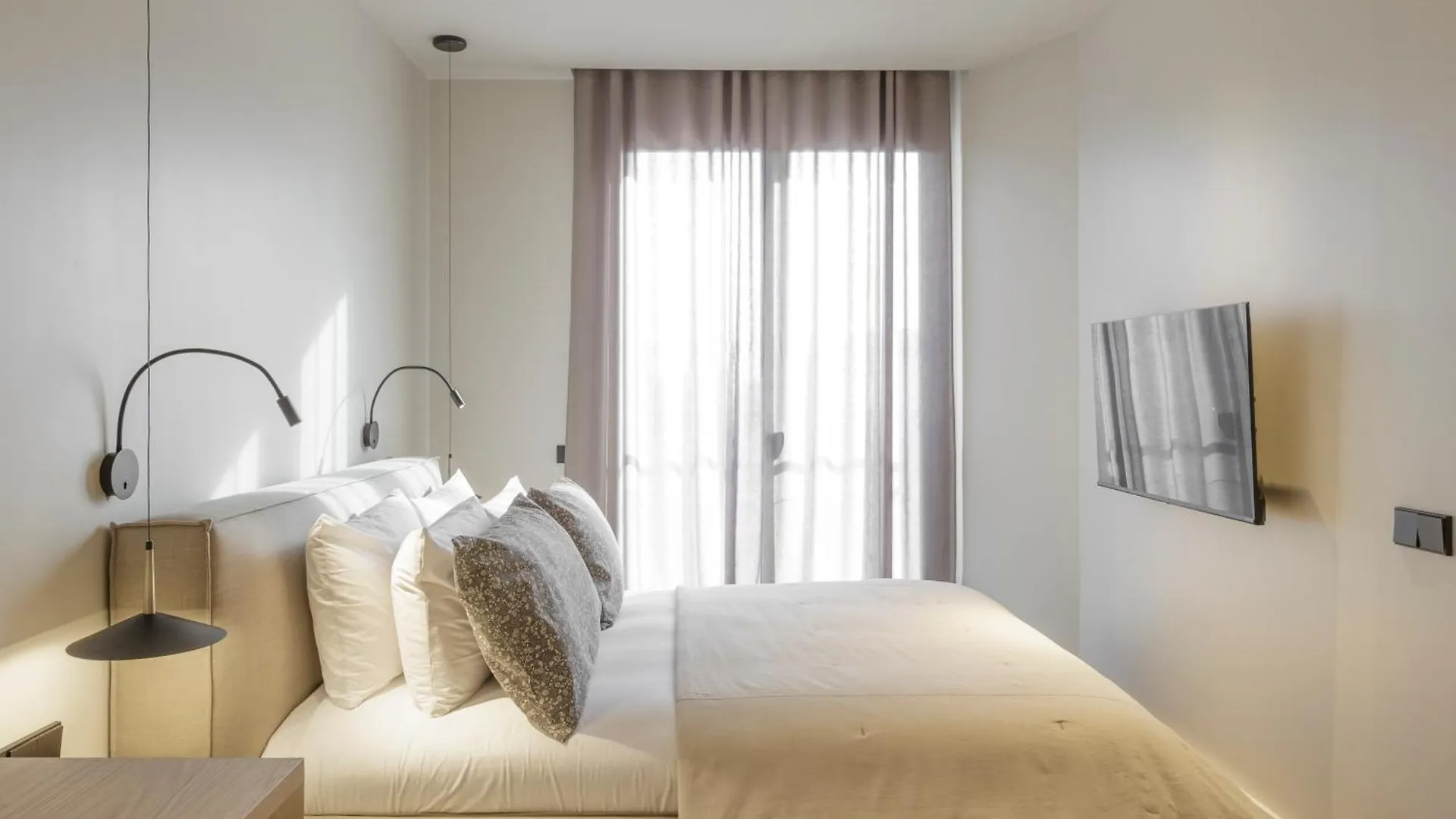 The Diagonal Sagrada By Sweett Apartment Barcelona