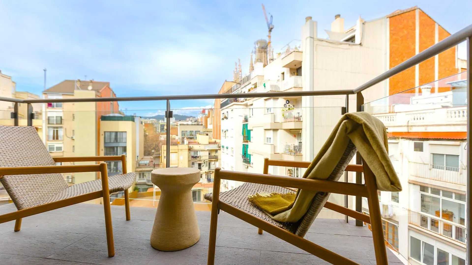 The Diagonal Sagrada By Sweett Apartment Barcelona