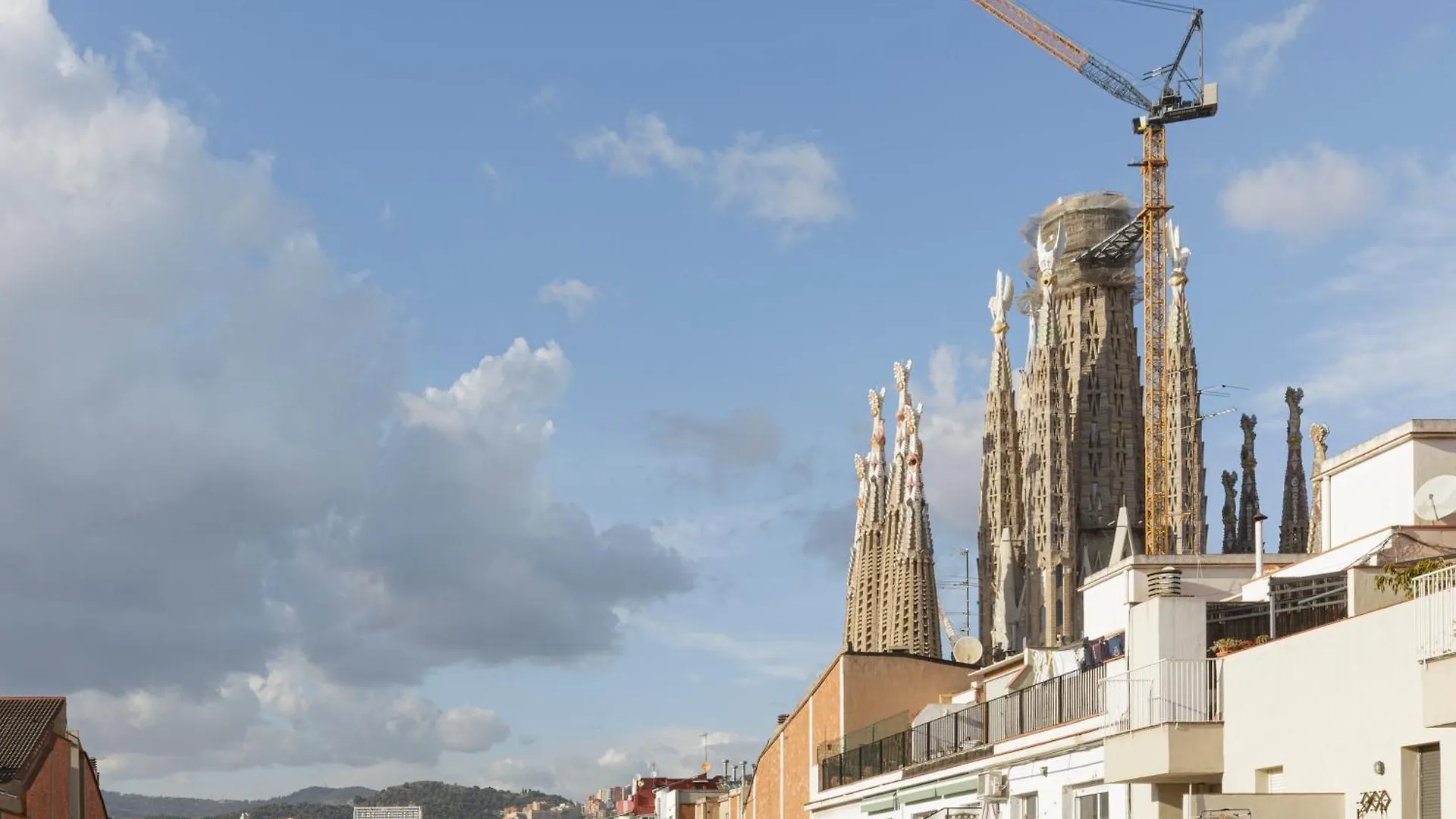 The Diagonal Sagrada By Sweett Apartment Barcelona