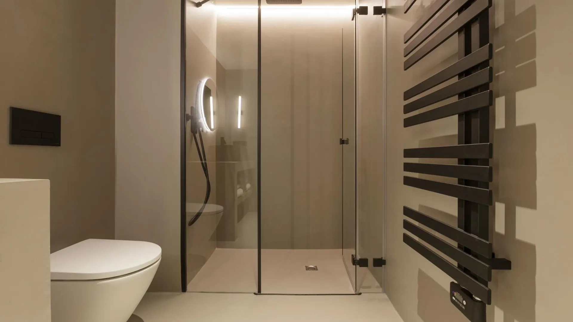 The Diagonal Sagrada By Sweett Apartment Barcelona Spain