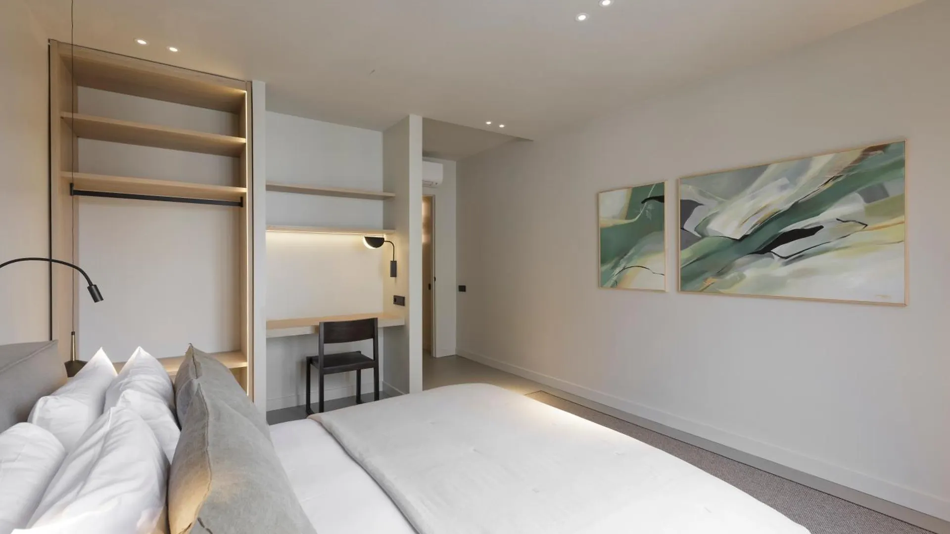 The Diagonal Sagrada By Sweett Apartman Barcelona 0*,  Spanyolország